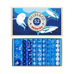 Haie Box mit 52 Glasmurmeln in Blautone
